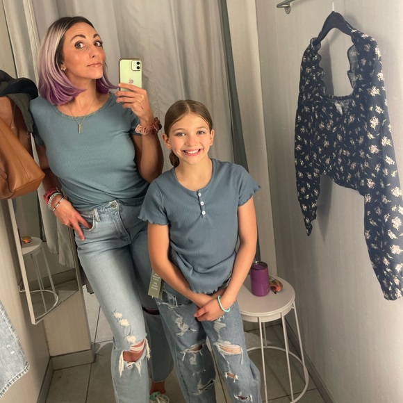 Welcome to Popley’s Closet ☀️ - Picture 5 of 14